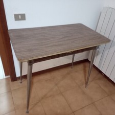 tavolo da cucina vintage con cassetti