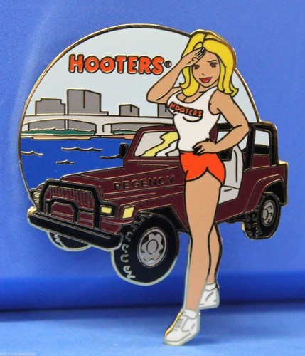 Spilla bavero hooters girl - spilla,