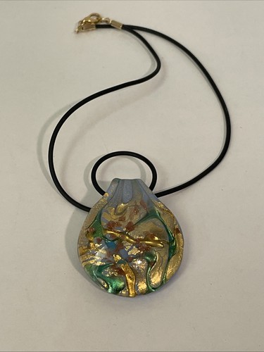 Collana con ciondolo tondo - , e