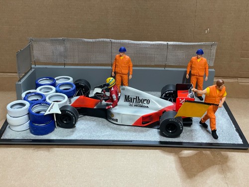 Diorama senna mclaren - 1:18,