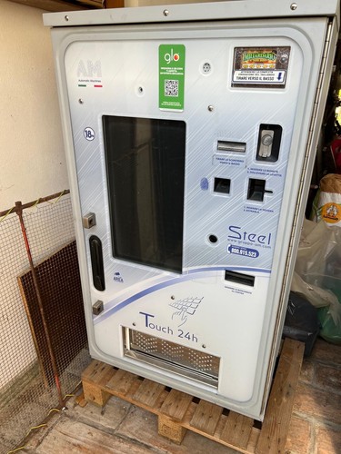 Distributore sigarette amclub - distributore,