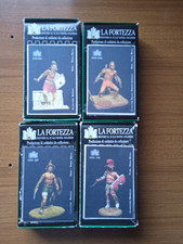 Lotto Di Numero quattro soldatini piombo La Fortezza Da Assemblare e Dipingere 