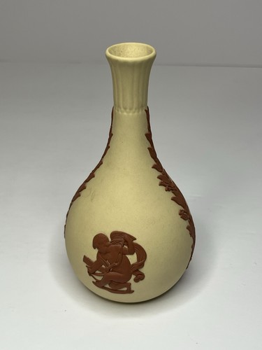 Wedgwood terracotta primula - su,