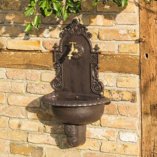 Fontana parete con - da,
