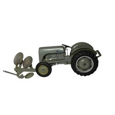 Trattore giocattolo vintage