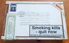 VINTAGE WOODEN EMPTY RAFAEL GONZALEZ   CIGAR BOX 25 PETIT CORONAS HABANOS 