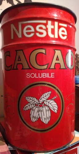 Enorme bidone pubbliitario - enorme,