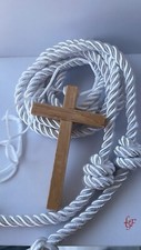Croce in legno chiara con Cingolo per Prima Comunione con nodi