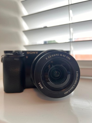 Fotocamera digitale mirrorless