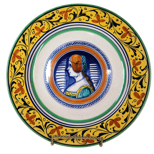 Piatto ritratto maiolica