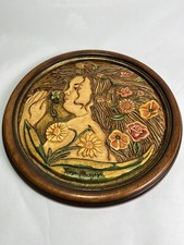 Venere dei fiori Bassorilievo in gesso scolpito e dipinto a mano Arte E Cornice