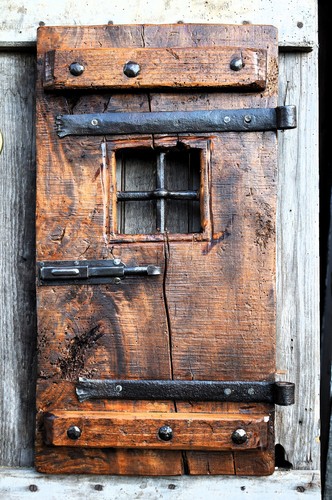 Porta antica chiodata - ,
