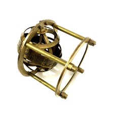 Antica sfera armillare in ottone inciso astrolabio nautico marittimo da colle...