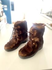 Scarponcini da montagna in pelliccia marrone - Design unico