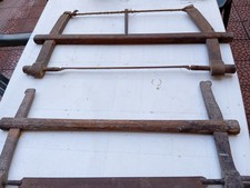 Due antiche seghe da falegname vintage