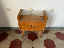 COMODINO DEGLI ANNI 50 CON PIANO IN VETRO