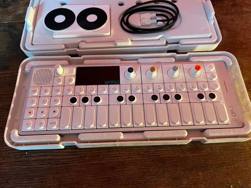 Teenage engineering field - op-1,
