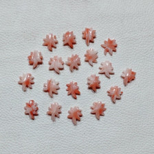 Charm corallo intagliato