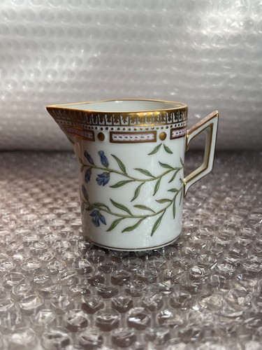 Rara brocca crema porcellana