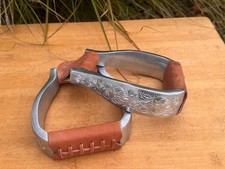 Staffe campana sella western show alluminio inciso con pedali in pelle