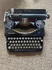 Macchina da scrivere Triumph
