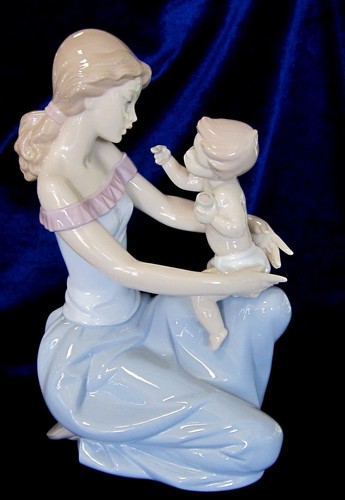 Lladro mothr and child mint - lladro,