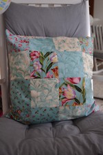 FORAL PATCHWORK PILLOW