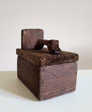 Antico porta sale in legno