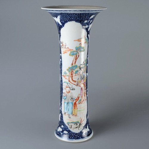 Antico vaso statuina rosa