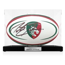 Pallone da rugby dei Leicester firmato da Martin Johnson. In teca con targa