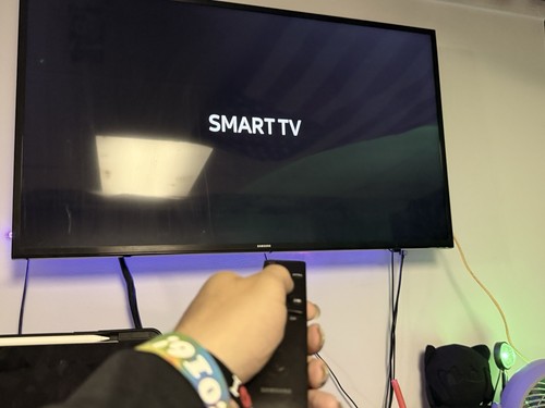 Samsung series - 4k, (43”)