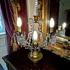 antica lampada da tavolo in