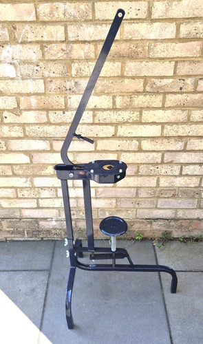 Tappatrice per bottiglie - , di