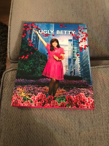 Ugly betty mode premiere issue - ugly,