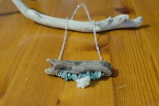 Collane artigianali con legni di mare