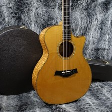 Taylor Custom GA con custodia