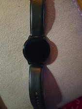 Samsung Galaxy Watch L'immagine mostra un Samsung Galaxy Watch Active2 funziona benissimo