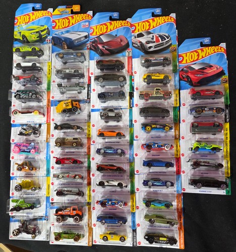Mattel hot wheels - mattel, •