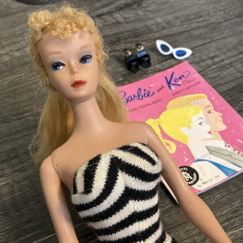 Barbie bambola bionda - coda, di