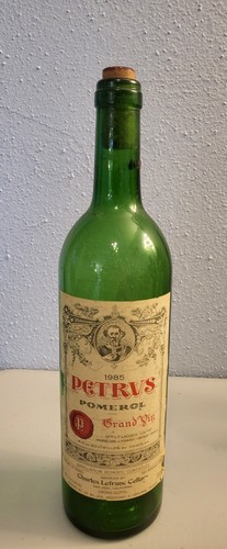 Bottiglia vino vuota petrus - vuota,