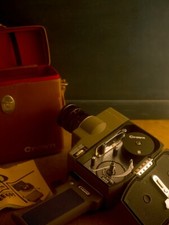 Cinepresa CROWN 8, 8 mm, vintage completa di custodia in pelle.