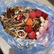 Joblot bigiotteria non assortita 2 kg