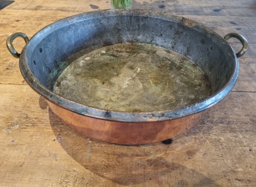 Antico calderone padella