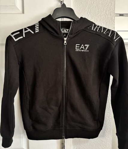 Felpa nera con cappuccio - e, zip