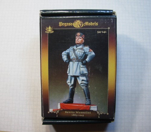 Mussolini 54mm pegaso models - mussolini,
