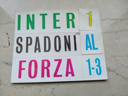 Figurina adesivo fuori - figurina,