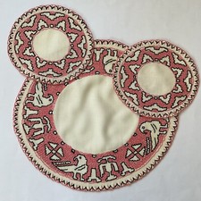 Set 3 centrini vintage antichi ricamo Assisi rosa nero uccellini 33 cm 18 cm