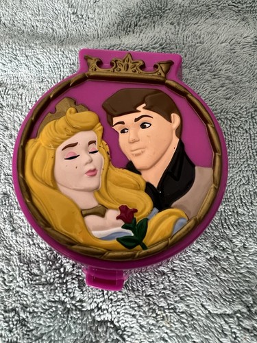 Polly pocket bluebird sleeping - bluebird,