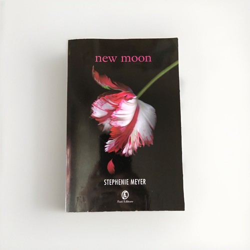 Libro new moon stephen meyer - moon",
