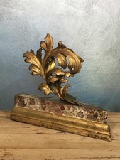 Installazione con decori da